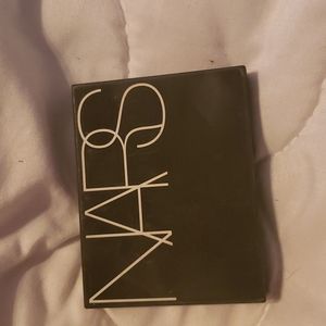 Nars Sunstone setting powder, light reflecting